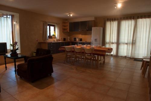 Hotel Domaine Bellelauze Bouriège Zimmer foto